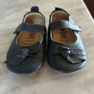 Little girl/toddler rubber soled shoes